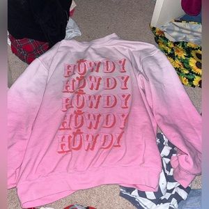 Super cute tye dye graphic sweatshirt!
